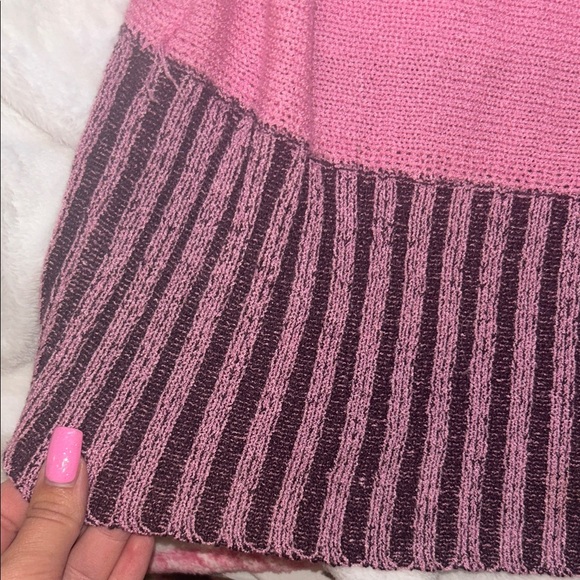 Pink and Brown Knit Sweater with Geometric Design - Picture 6 of 6